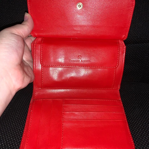 Wallet! - Picture 3 of 4